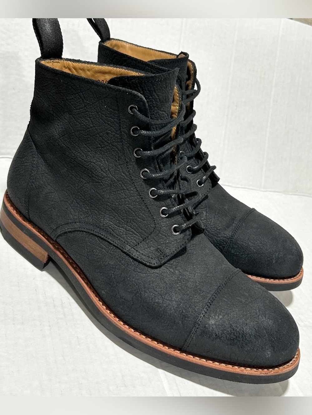 Taft Black Men's Lace-Up Chukka Boots with Brown Welt